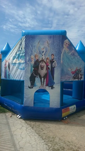 Frozen — dvorac na napuhavanje za najam u Rijeci, 6 × 5 m