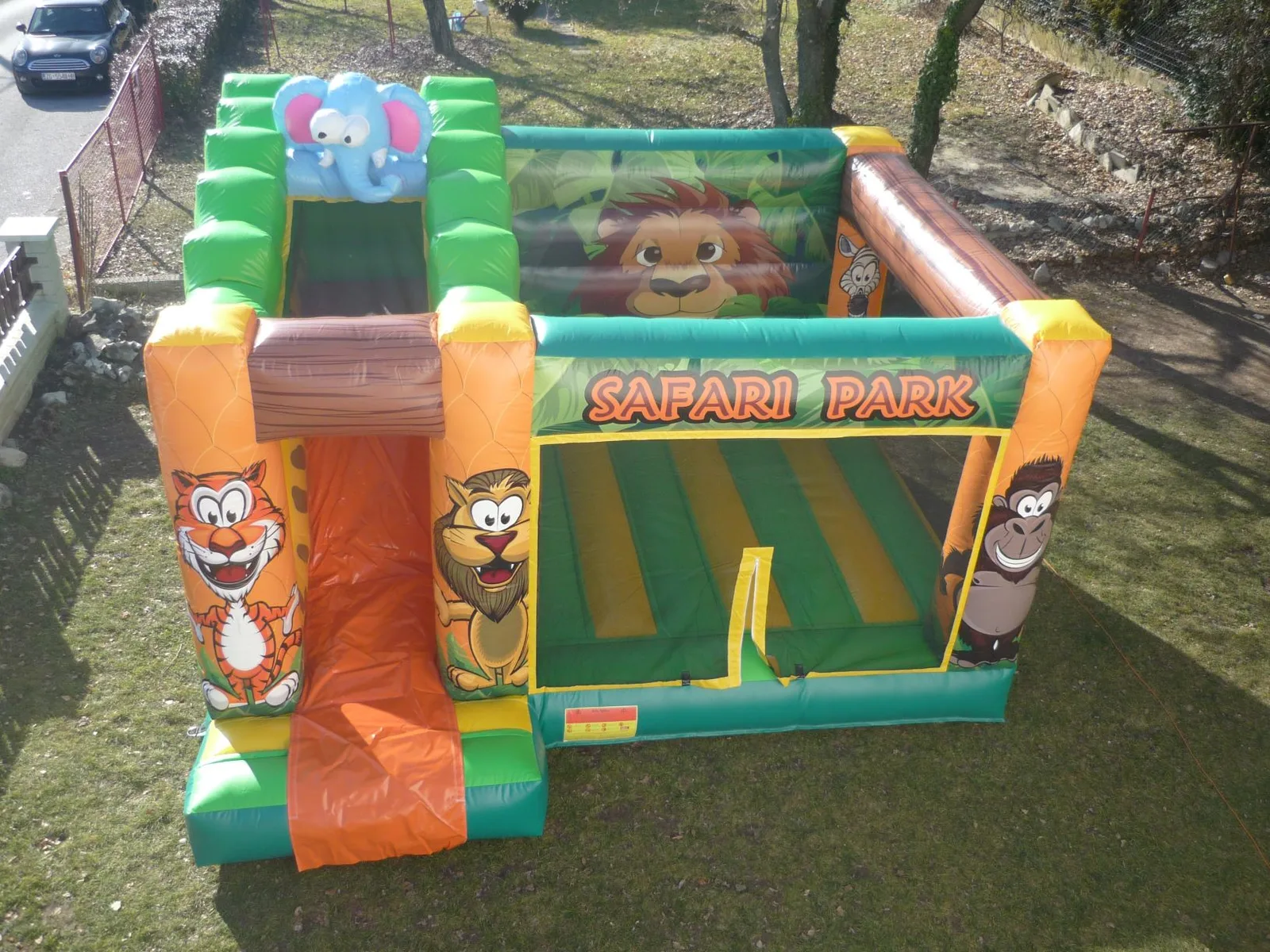 Safari — dvorac na napuhavanje za najam u Zagrebu, za djecu do 11 godina, 5 × 4,5 m
