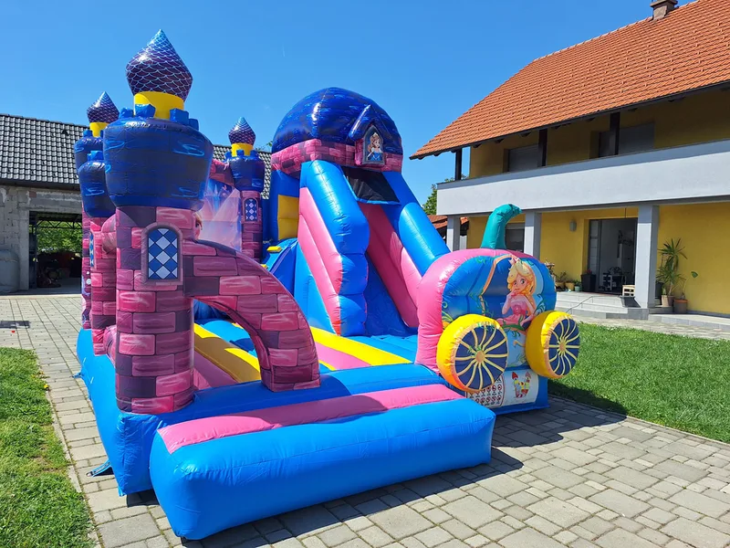 Dvorac na napuhavanje